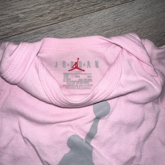 Jordan onsie - Picture 3 of 3